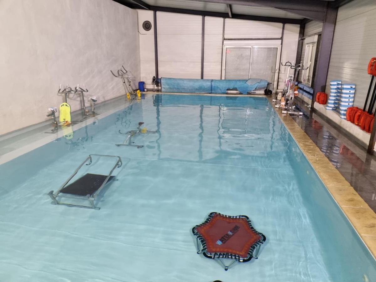 Saint-Mitre-les-Remparts Sci Aquazen Loisirs Detente المظهر الخارجي الصورة